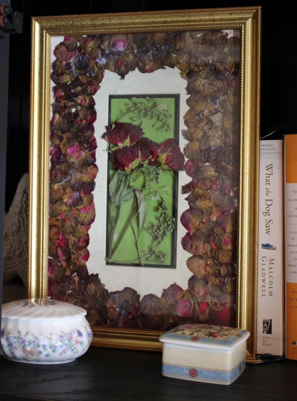 How to Create a Dried Flowers Frame Crafts