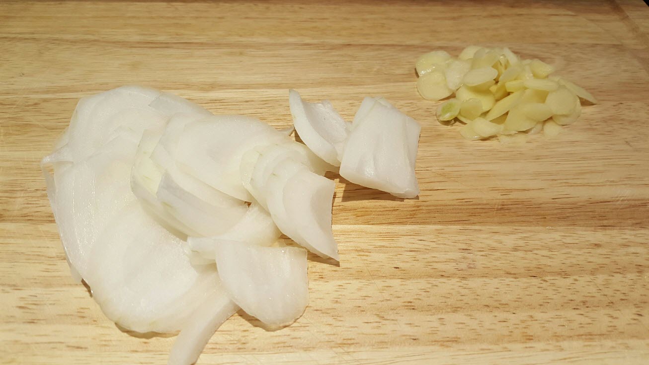 Onion, Garlic, Eggs, and Pasta Recipe