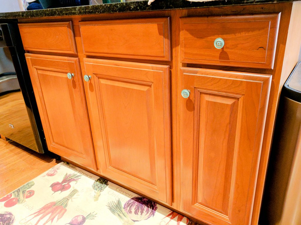 How To Beautify Your Kitchen With New Hardware Pulls And Knobs