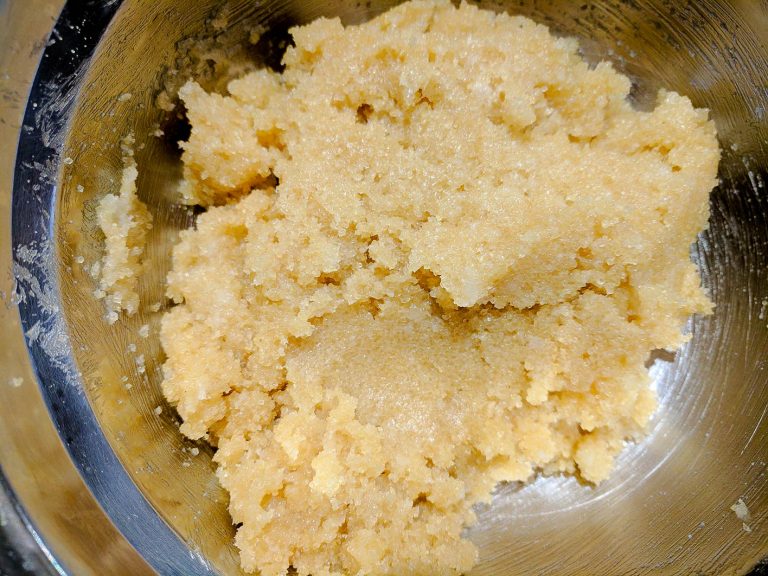 How To Easily Make The Most Moisturizing Body Scrub