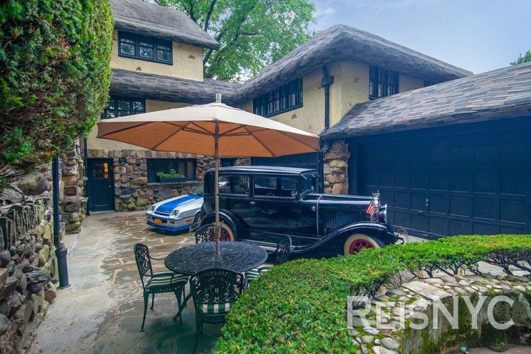 An Epic Fairytale Gingerbread House In Brooklyn And My Connection!