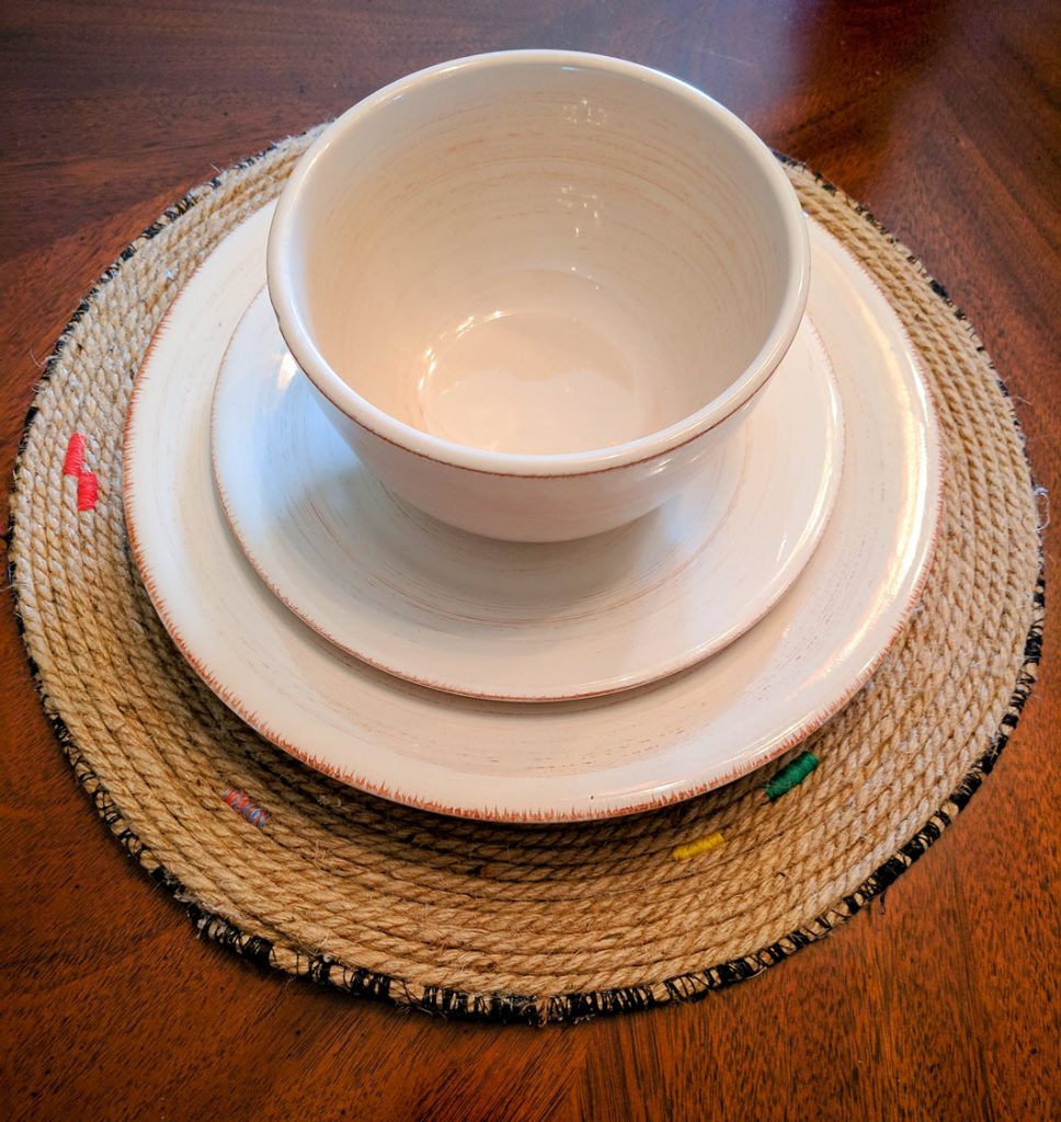 How To Easily Create Beautiful Jute Placemats And Chargers