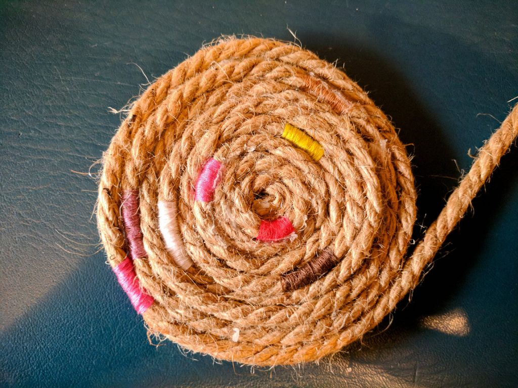 How To Easily Create Beautiful Jute Placemats And Chargers