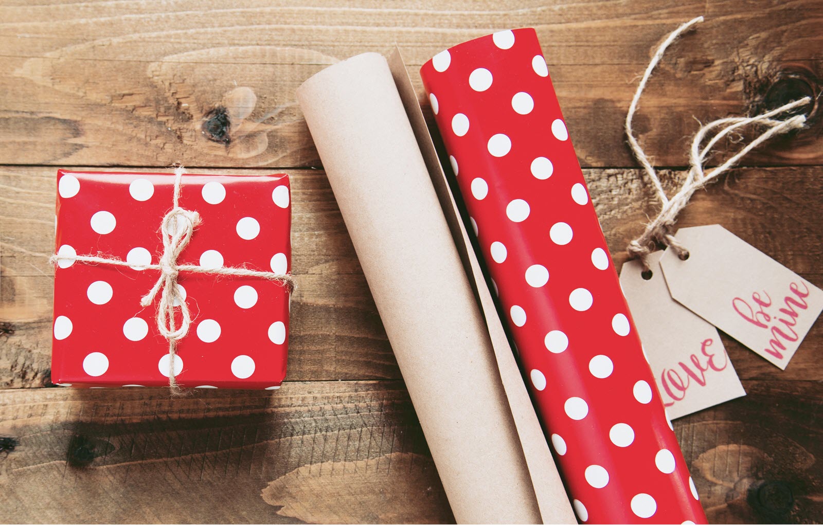 16 Stores Where You Can Find Cheap & Free Gift Wrapping