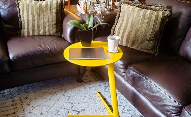 How To Perk Up Your Spring Decor With A Colorful Side Table