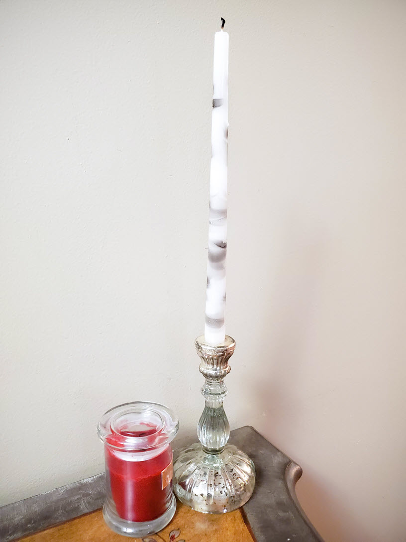This DIY 30Second Hack Transforms Boring Candles Into Marble Candles