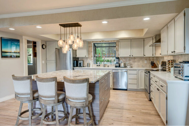 Kitchen Island Breakfast Bar