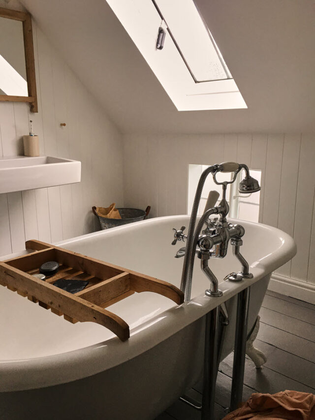 What You Need To Know When Adding Freestanding Bathtubs